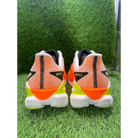 Athletic_Shoes